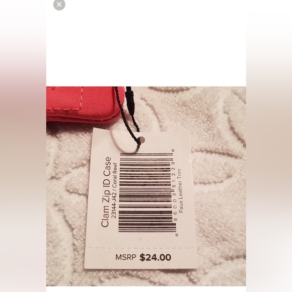 Vera Bradley Clam Zip ID Case. “Coral Reef”. NWT - Picture 2 of 2